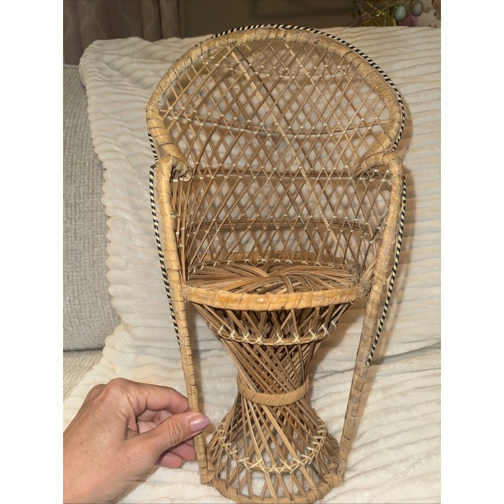 VTG Coquette Peacock Fan Back Rattan Chair 16” Plant Stand Wicker Boho Cottage